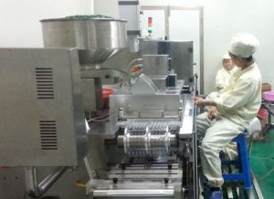 Máy ép vỉ DPH260 trong dược phẩm