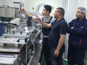 Máy ép vỉ và dây chuyền đóng hộp ở Algeria